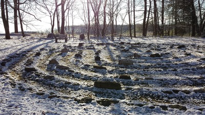Labyrinth_in_snow